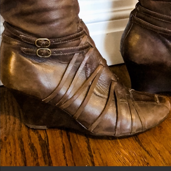 Brown leather Wedge boots - Picture 2 of 5